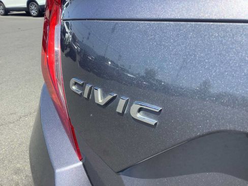 Certified 2017 Honda Civic EX-T image 6