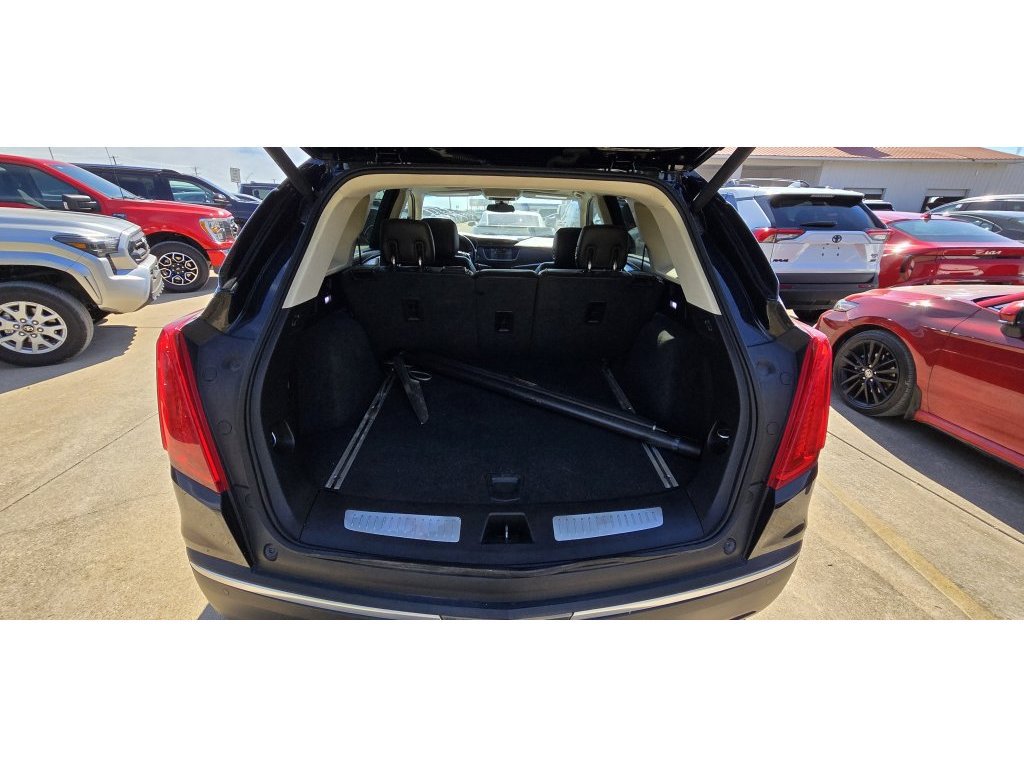 Used 2018 Cadillac XT5 Luxury w/ Driver Awareness Package FWD image 4