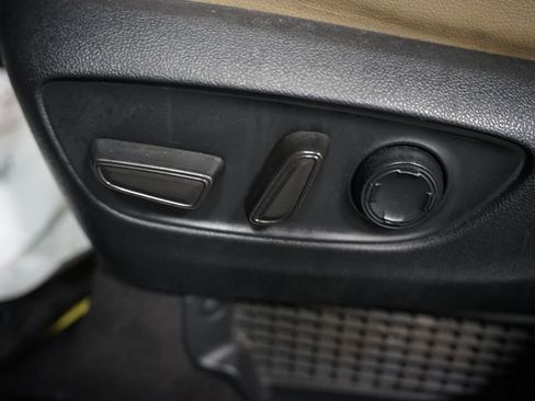 Used 2023 Toyota Sienna XLE FWD image 12