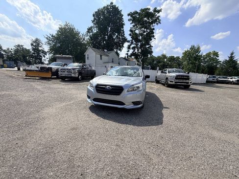 Used 2015 Subaru Legacy 2.5i AWD/4WD image 2