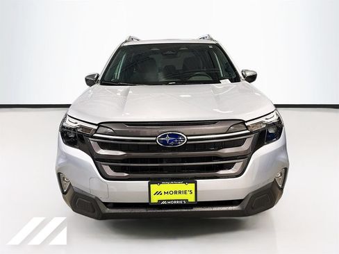 Used 2026 Subaru Forester Premium AWD/4WD image 2