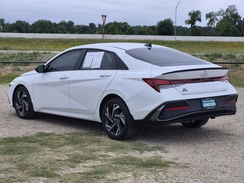 Used 2025 Hyundai Elantra Sport FWD image 5