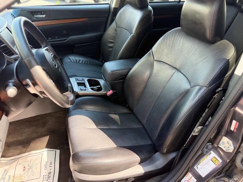 Used 2013 Subaru Outback 2.5i Limited AWD/4WD image 9