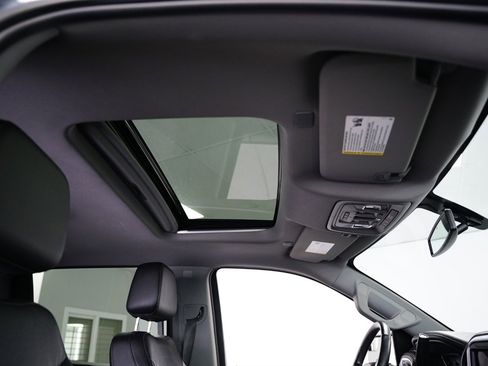 Used 2020 GMC Sierra 1500 SLT image 25