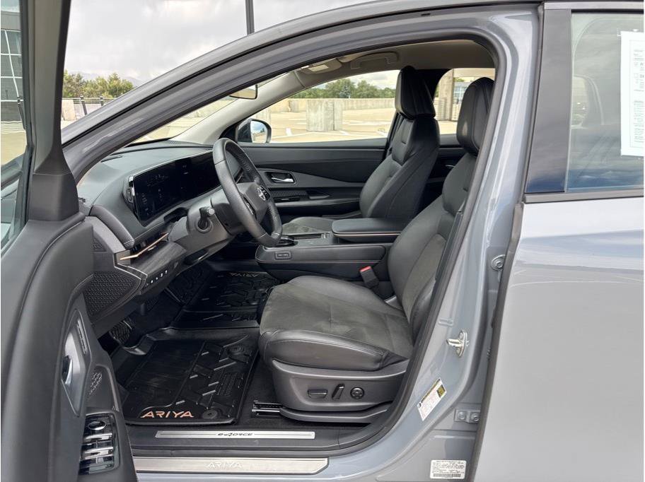 Used 2024 Nissan Ariya AWD image 14