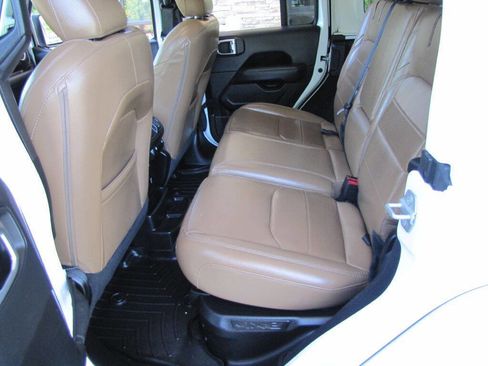 Used 2021 Jeep Wrangler Unlimited Sahara w/ Cold Weather Group image 17