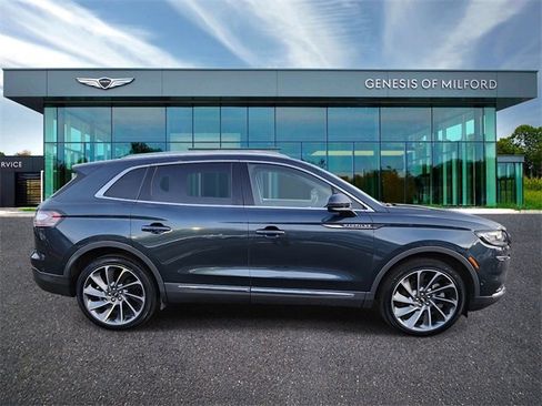 Used 2021 Lincoln Nautilus Reserve w/ Equipment Group 201A image 4