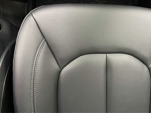 New 2025 Chrysler Pacifica Select image 46