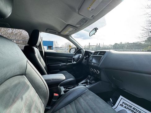 Used 2018 Mitsubishi Outlander Sport SE image 11