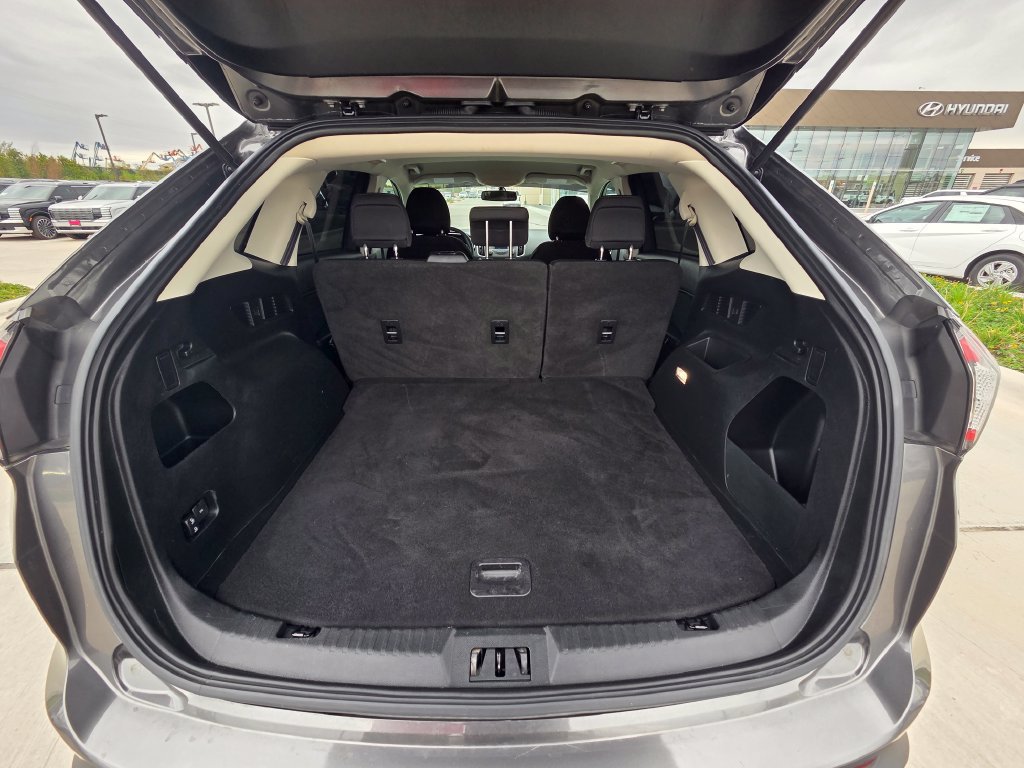 Used 2018 Ford Edge SEL FWD image 25