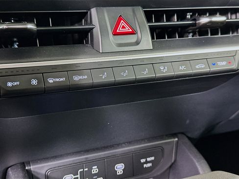 Used 2025 Kia K4 LXS image 23