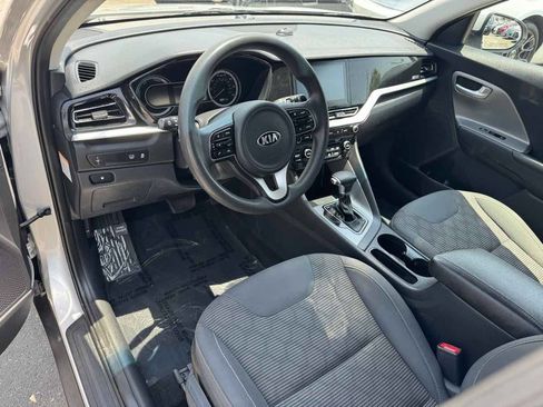 Used 2020 Kia Niro LX FWD image 9
