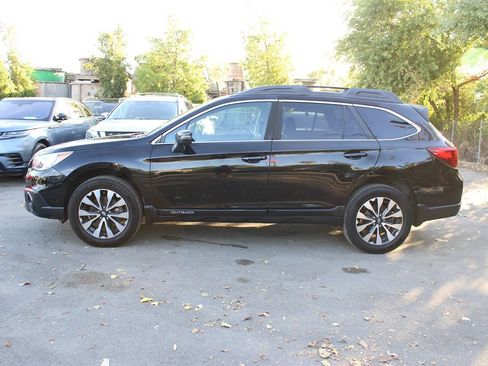 Used 2017 Subaru Outback 3.6R Limited AWD/4WD image 4