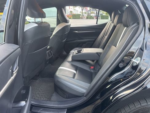 Used 2025 Toyota Camry SE w/ Convenience Package FWD image 15