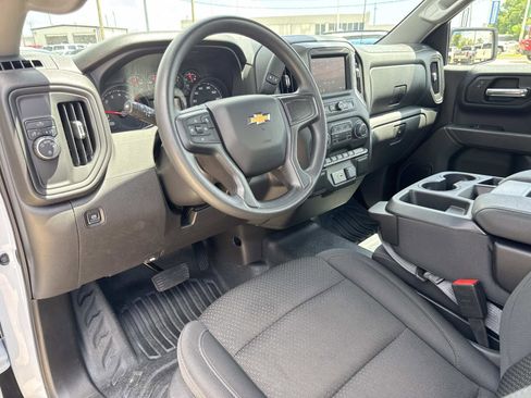 Used 2025 Chevrolet Silverado 1500 W/T image 16