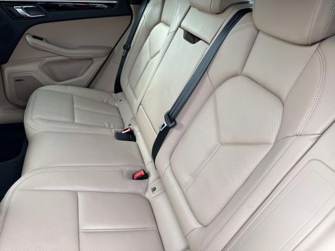 Used 2024 Porsche Macan image 13