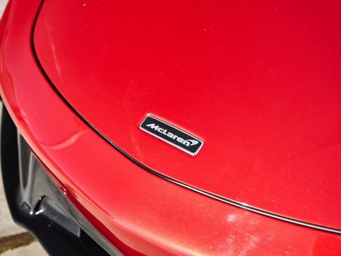 Used 2023 McLaren Artura image 7