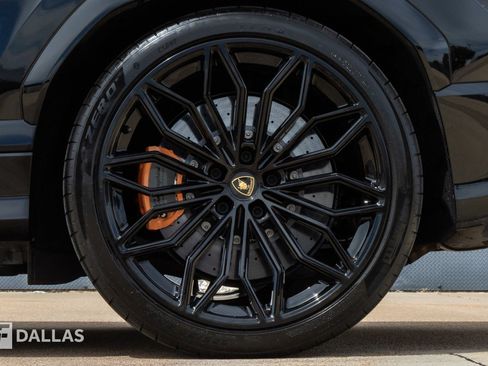 Used 2025 Lamborghini Urus SE image 9