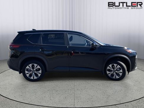 Used 2023 Nissan Rogue SV image 6