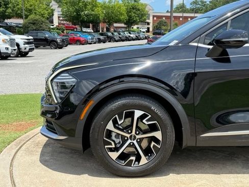 Used 2024 Kia Sportage EX FWD image 12