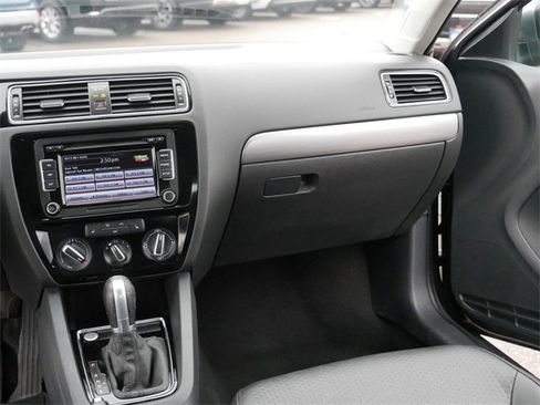 Used 2015 Volkswagen Jetta TDI SE image 23