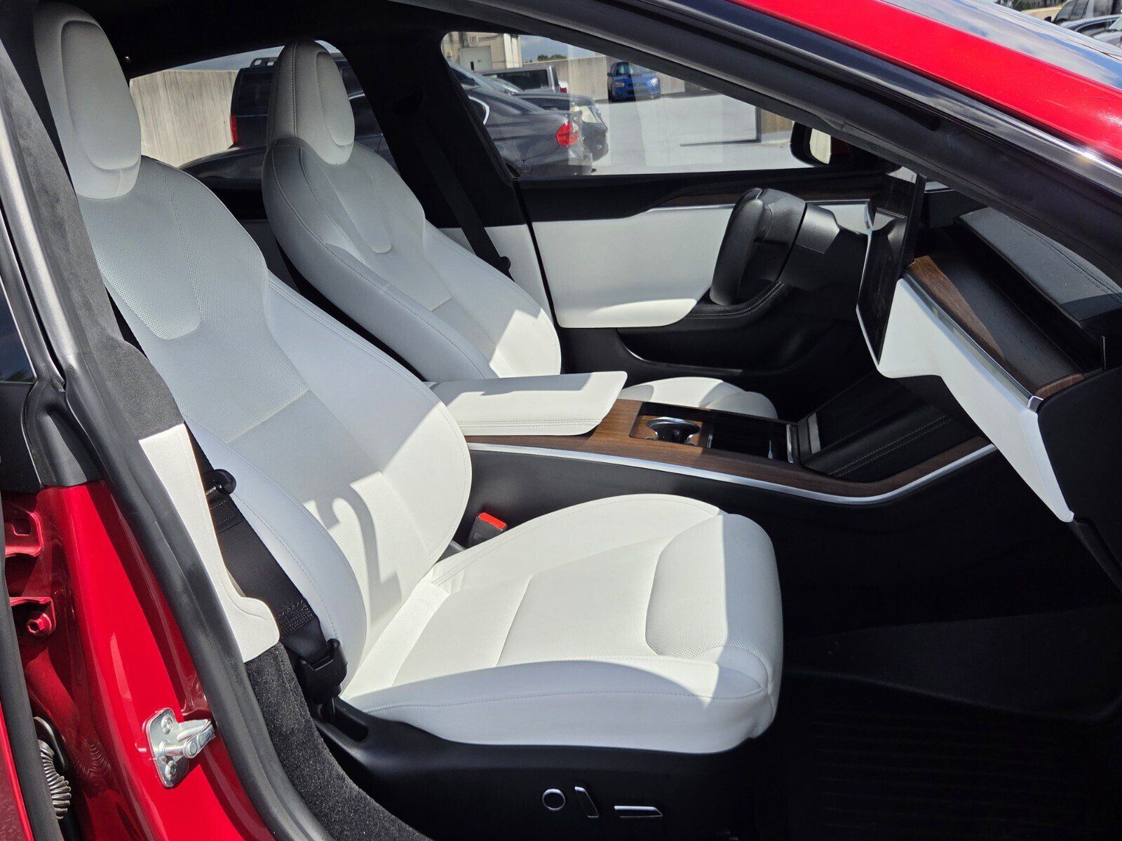 Used 2022 Tesla Model S AWD/4WD image 19