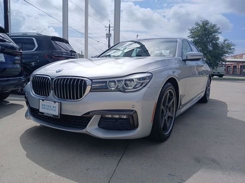 Used 2018 BMW 740i RWD image 3
