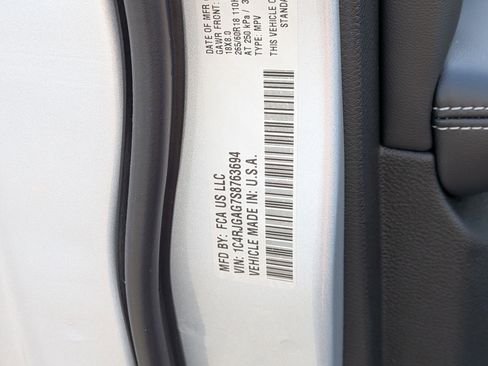 New 2025 Jeep Grand Cherokee Laredo X w/ Luxury Tech Group I image 35