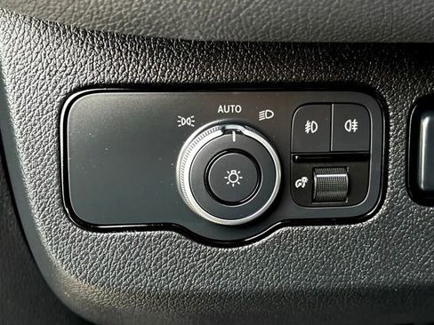 Used 2024 Mercedes-Benz Sprinter 3500 image 18