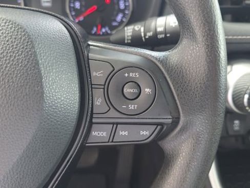 Used 2021 Toyota RAV4 XLE w/ Convenience Package FWD image 24