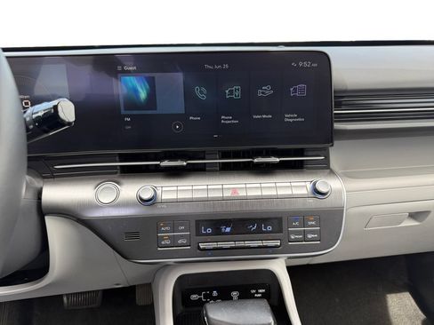 Used 2024 Hyundai Kona SEL AWD/4WD image 11