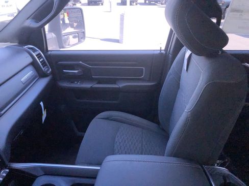 New 2025 RAM 2500 Big Horn image 31