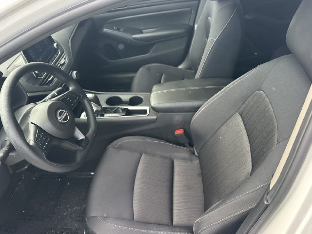 Used 2025 Nissan Altima 2.5 S FWD image 16