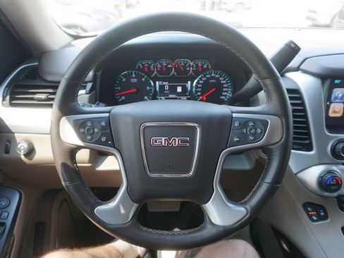Used 2019 GMC Yukon XL SLT w/ Open Road Package RWD image 3