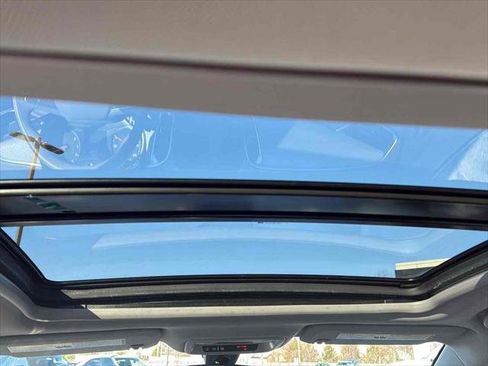 Used 2019 Chevrolet Malibu LT w/ Driver Confidence Package image 30