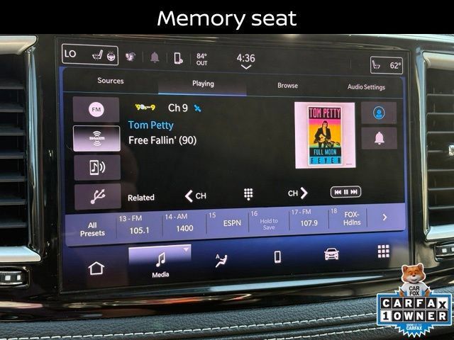 Used 2023 Chrysler Pacifica Touring-L AWD/4WD image 18