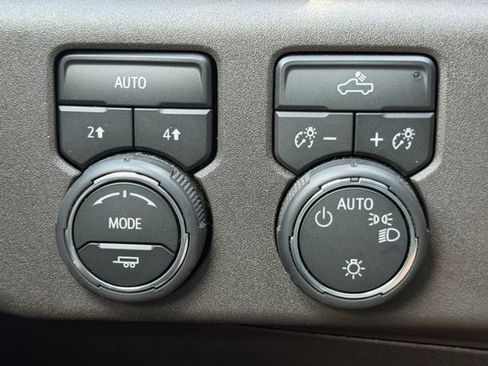 Used 2026 Chevrolet Silverado 1500 LT AWD/4WD image 17