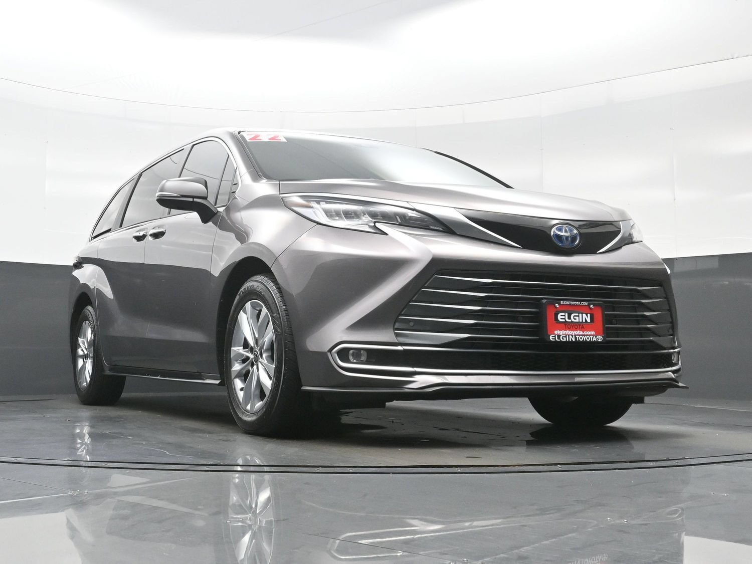 Used 2022 Toyota Sienna Limited AWD/4WD image 28