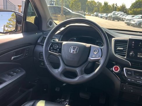 Used 2020 Honda Pilot Touring image 16