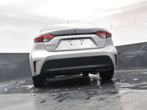 Used 2025 Toyota Corolla LE image 26