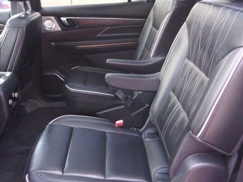 Used 2025 Buick Enclave Avenir w/ Trailering Package, 5000 lbs. image 26