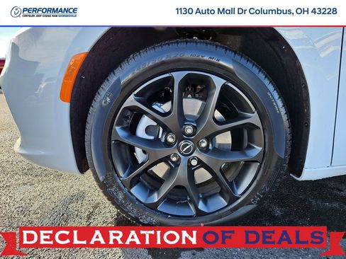 New 2026 Chrysler Pacifica Select image 9