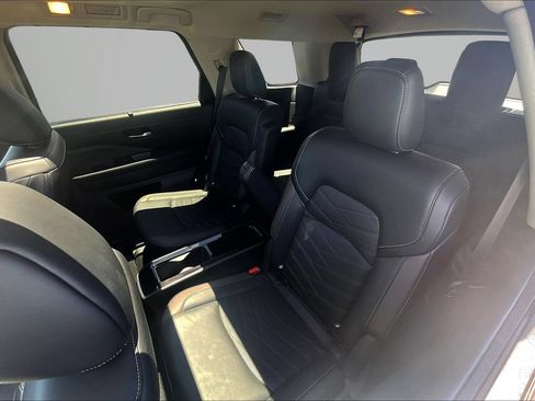 Certified 2024 Nissan Pathfinder Platinum AWD/4WD image 24