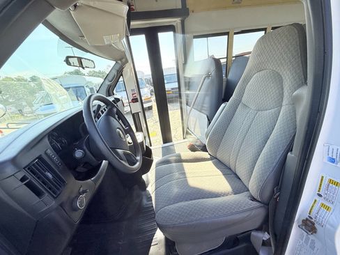 Used 2009 Chevrolet Express 3500 w/ School Bus Package RWD image 5