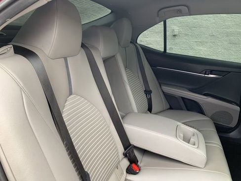 Used 2021 Toyota Camry SE image 37