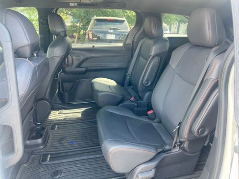 Used 2022 Toyota Sienna XSE w/ XSE Plus Package FWD image 27