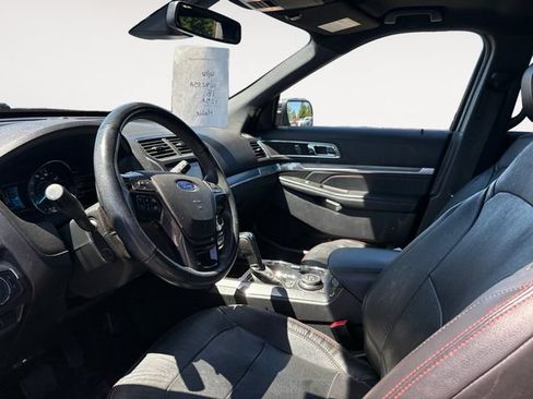 Used 2018 Ford Explorer Sport w/ Equipment Group 401A AWD/4WD image 9