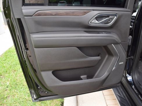 Used 2022 Chevrolet Suburban LT RWD image 73