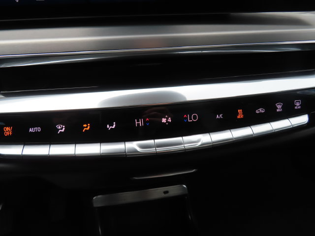 Used 2024 Cadillac Lyriq Luxury AWD/4WD image 32