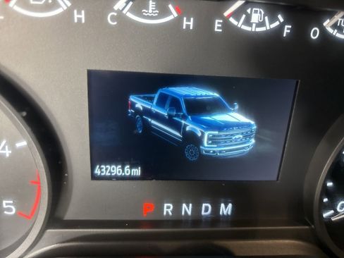 Used 2023 Ford F250 XLT w/ FX4 Off-Road Package image 13